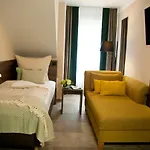 Hotel Am Moosrain Garni 3*