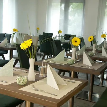 Hotel Am Moosrain Garni