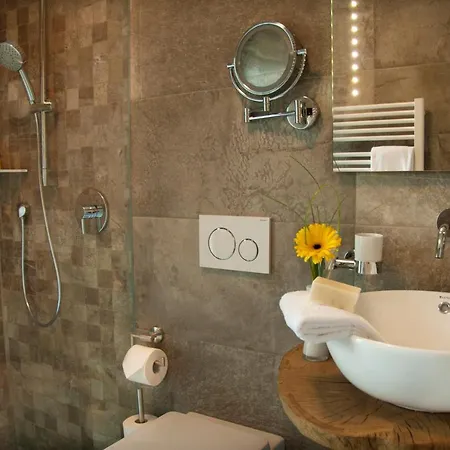 Hotel Am Moosrain Garni 3*